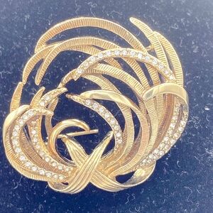 Vintage Rare Monet Gold Tone Pin/Brooch Swirl Design Of Texture And Rhinestones